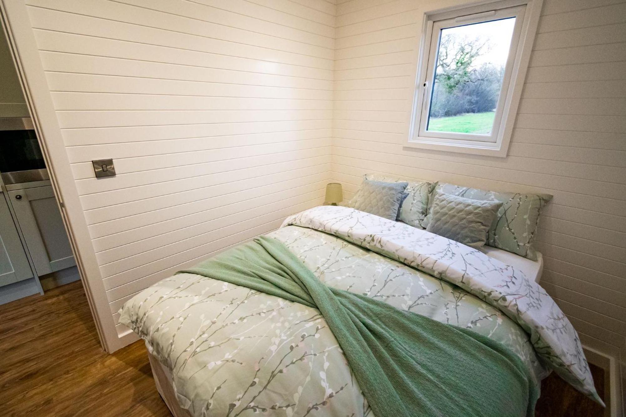 Beech Pod Cabin In Beautiful Surroundings Wrexham Eksteriør billede